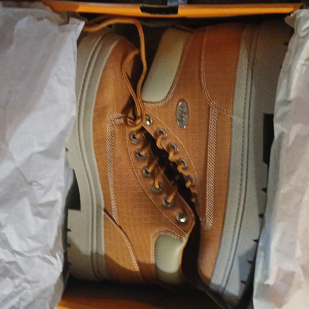 Lugz - Picture 2 of 4